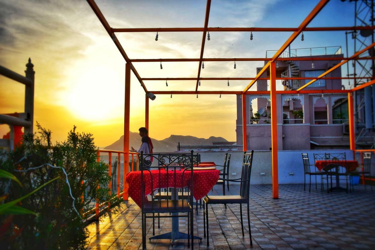 Hotel Kurabar Kothi Udaipur Exterior foto